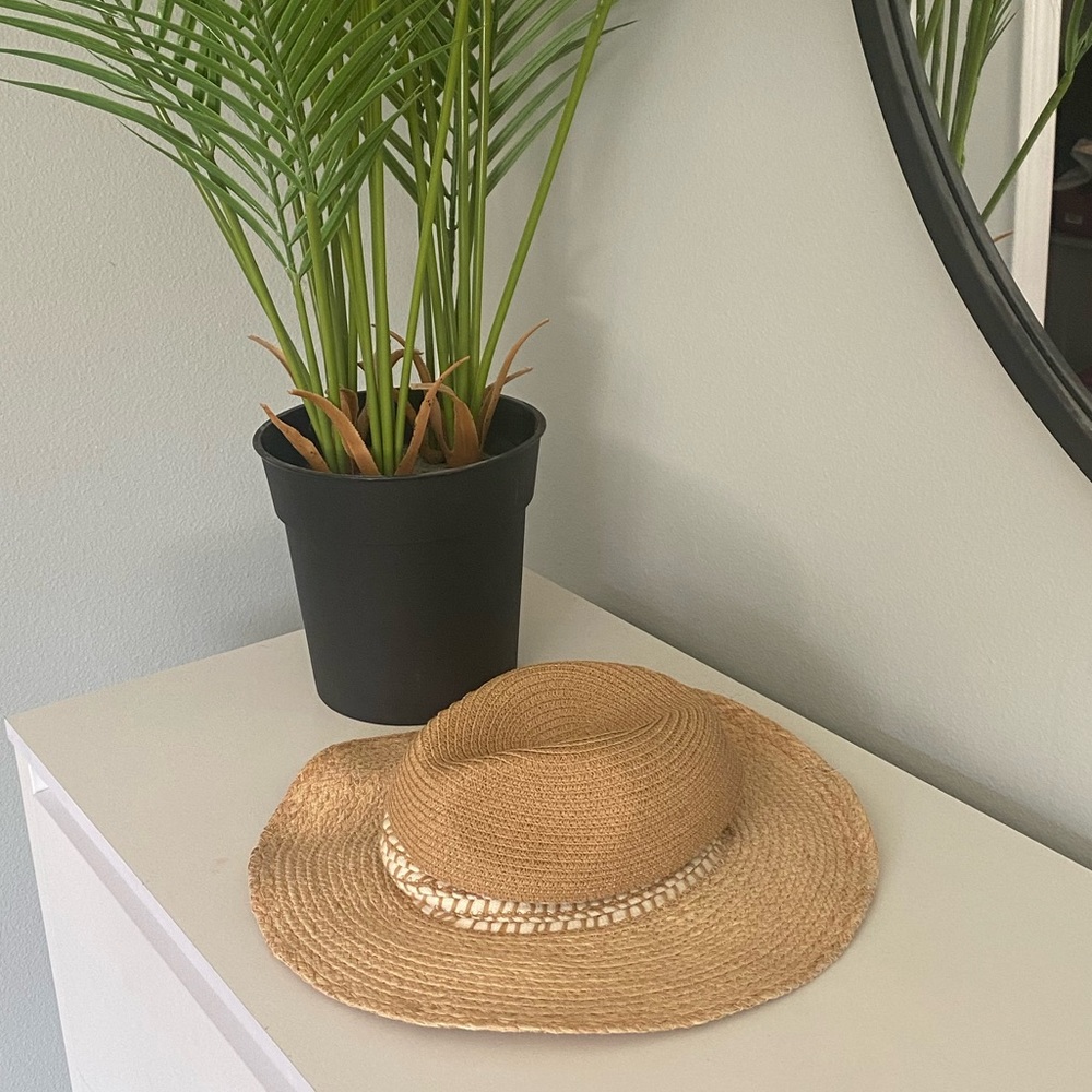 Straw sun hat